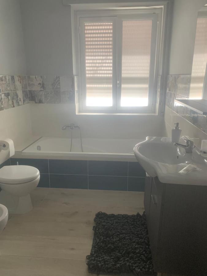 Le Stanze Di Dalia Bed & Breakfast Crotone Exterior photo