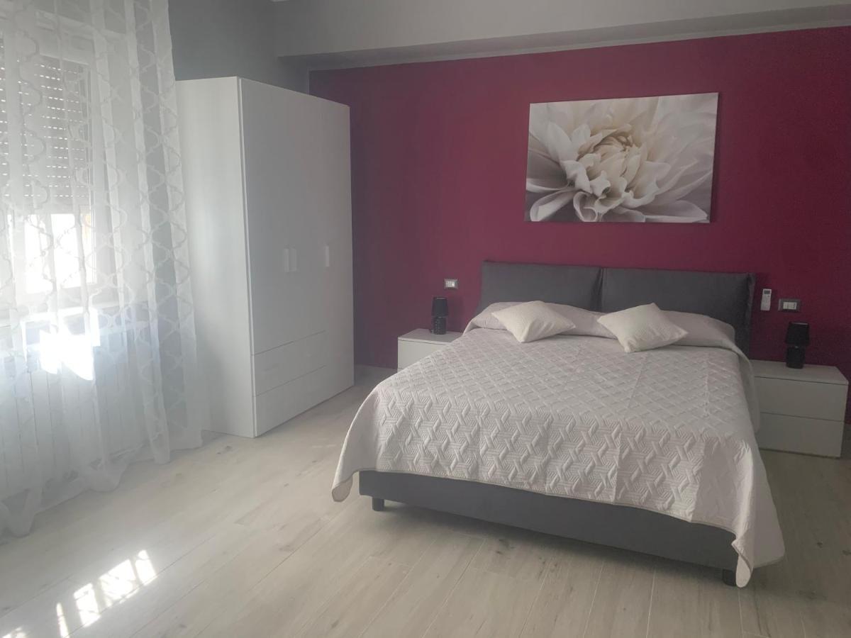 Le Stanze Di Dalia Bed & Breakfast Crotone Exterior photo