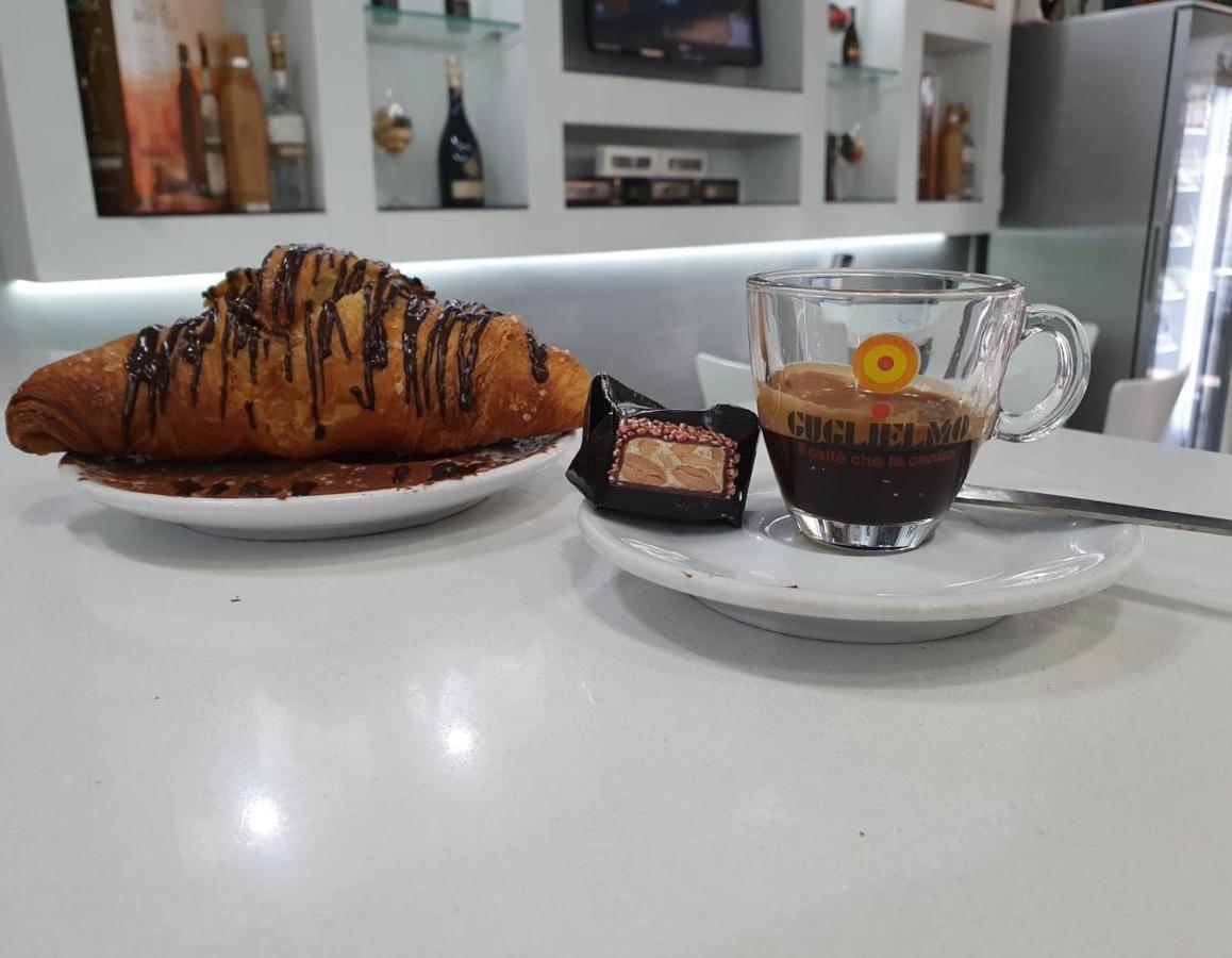 Le Stanze Di Dalia Bed & Breakfast Crotone Exterior photo